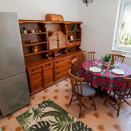 15min To - With Garage & Balcony Balatonfüred