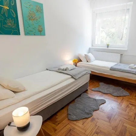 Apartament 15min To - With Garage & Balcony *